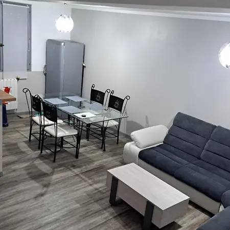 Maison Pas Loin Centre-ville بيت للعطل *